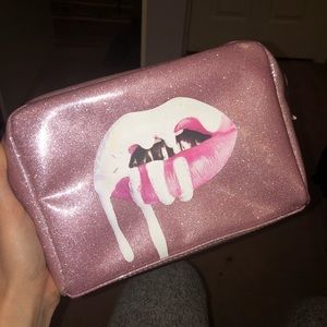 Kylie Jenner make up bag